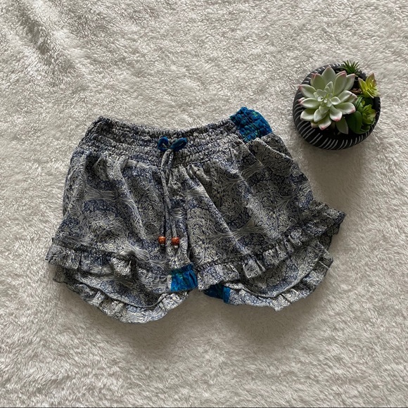 Super cute and comfy shorts🌺 - Picture 2 of 5